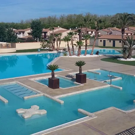 Domaine: Seaside Retreat With Pool And Wi-fi
