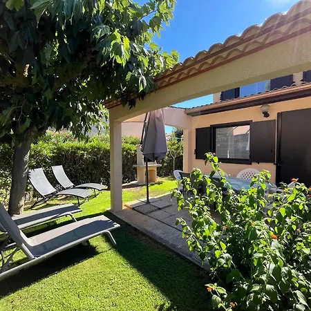Domaine De A 600m De La Animations Piscines En Supplement Climatisee 3 5 A 7 Couchages Wifi Lrpdsg12 빌라 *